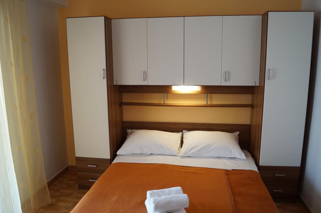 Apartments Mario With Private Parking Makarska Extérieur photo