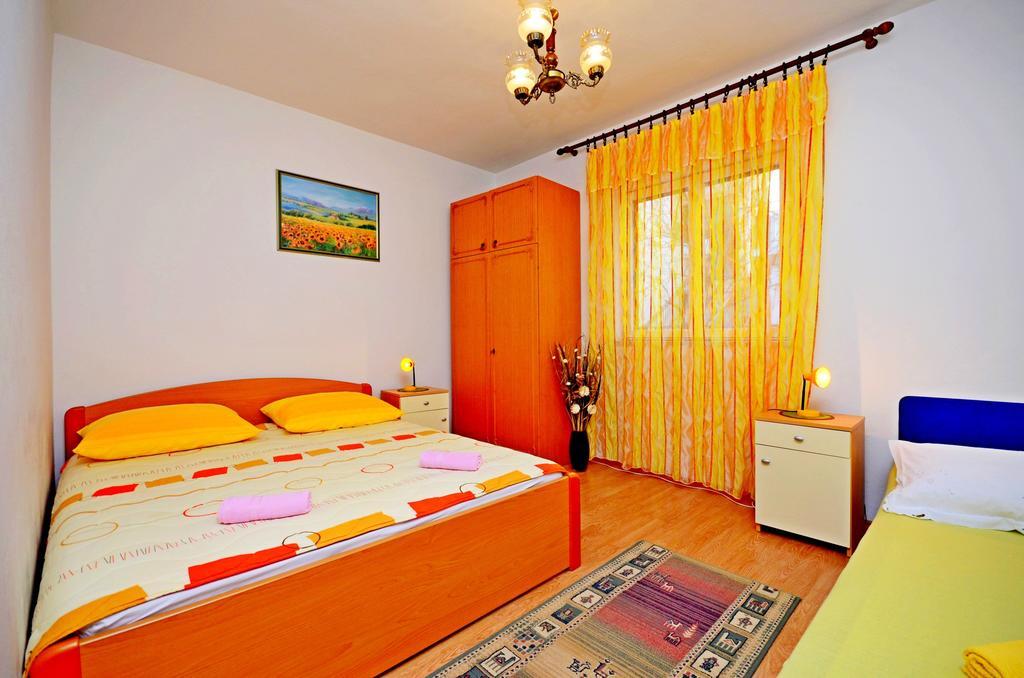 Apartments Mario With Private Parking Makarska Extérieur photo