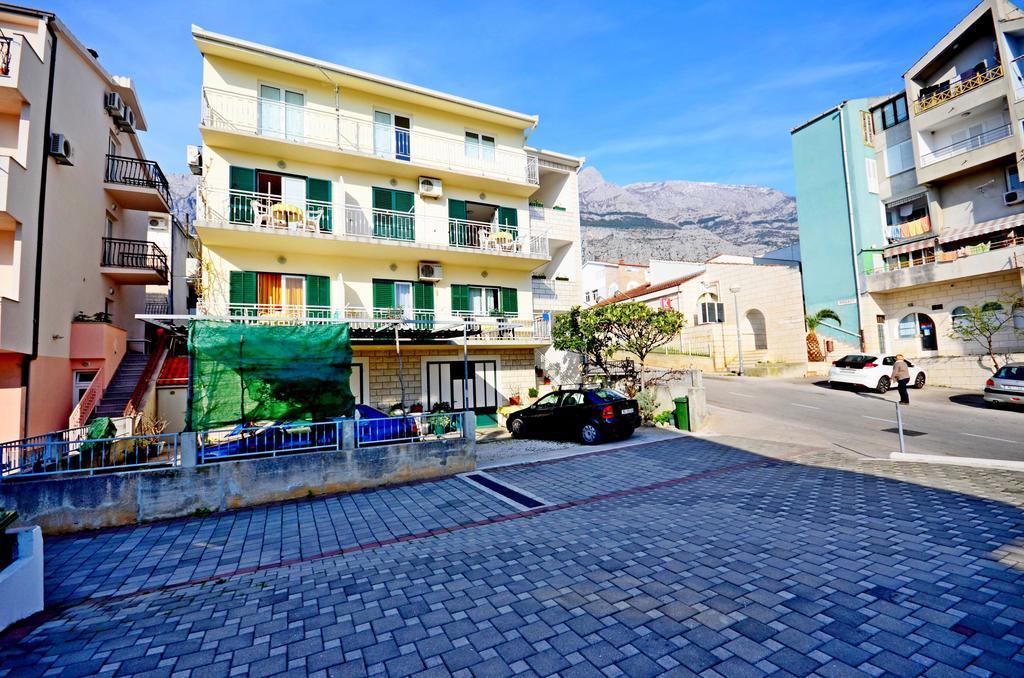 Apartments Mario With Private Parking Makarska Extérieur photo