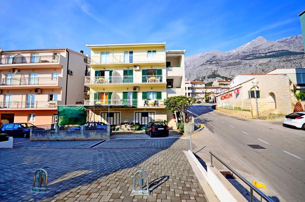 Apartments Mario With Private Parking Makarska Extérieur photo