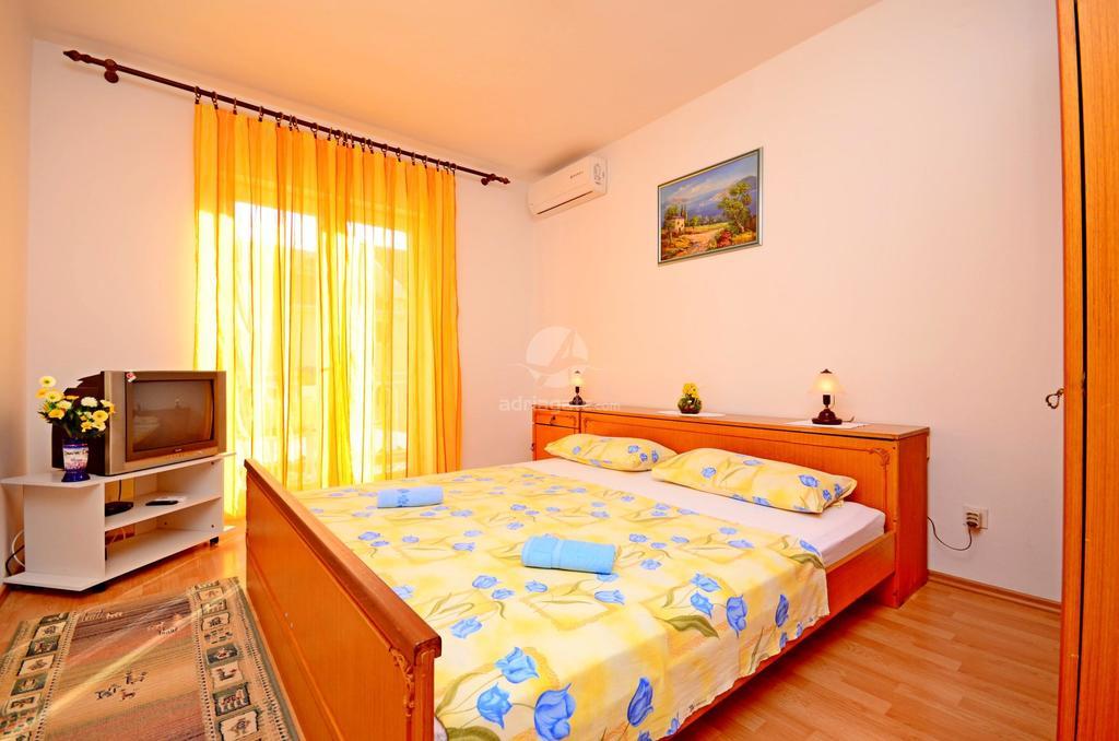 Apartments Mario With Private Parking Makarska Chambre photo