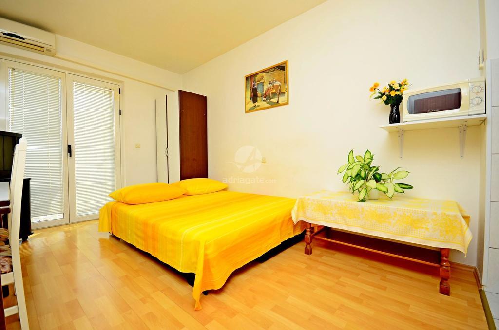 Apartments Mario With Private Parking Makarska Chambre photo