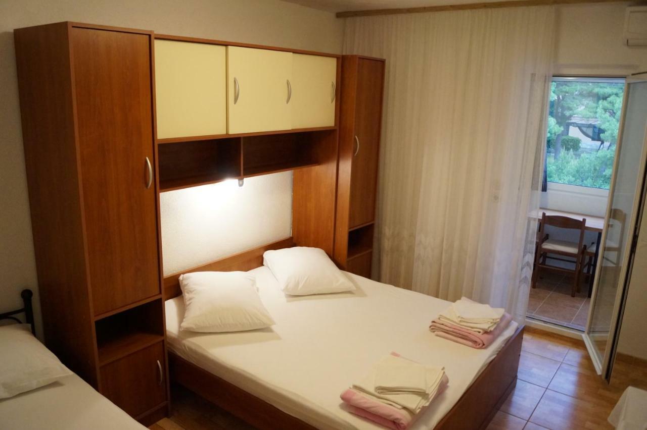 Apartments Mario With Private Parking Makarska Extérieur photo