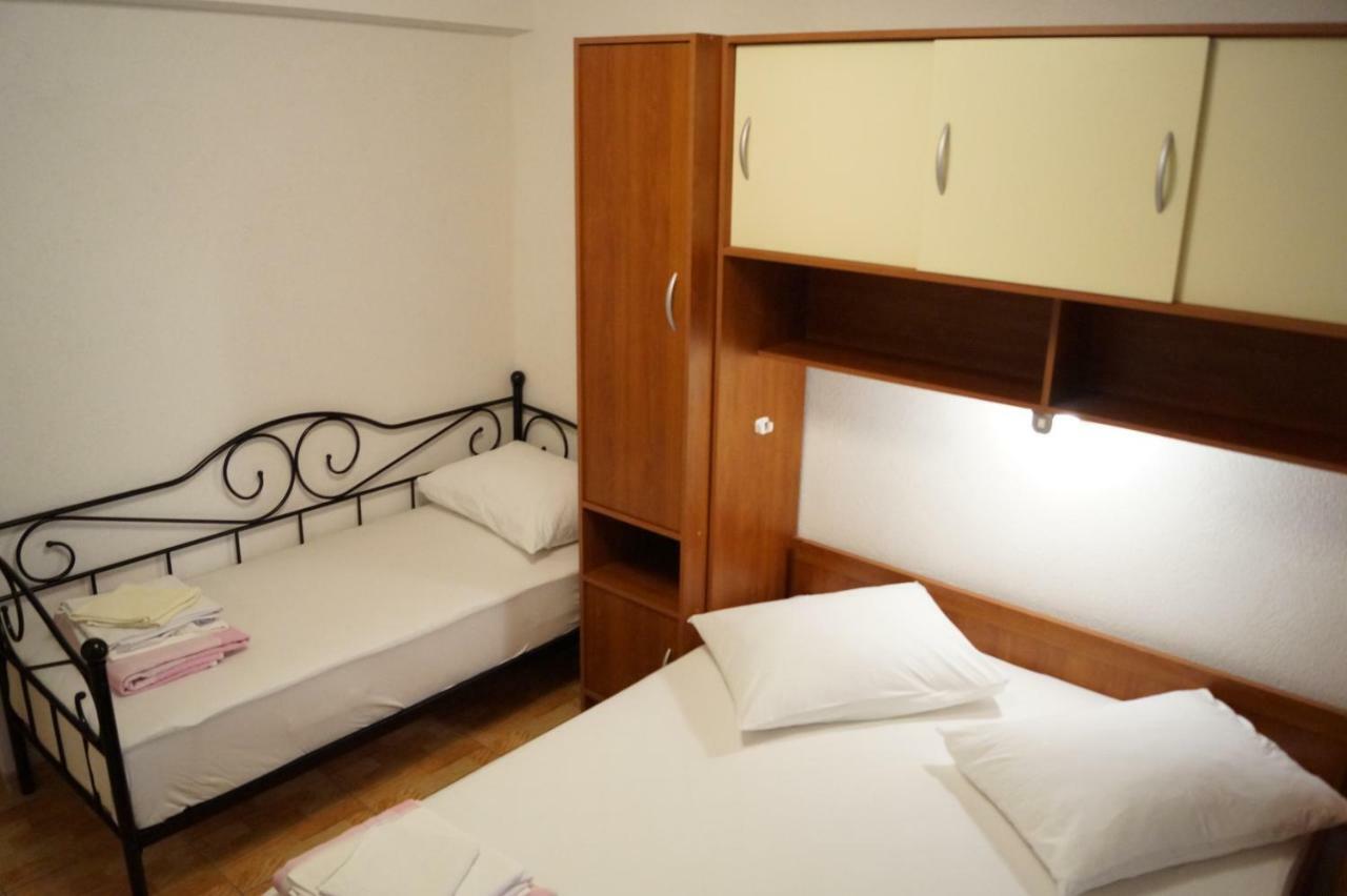 Apartments Mario With Private Parking Makarska Extérieur photo