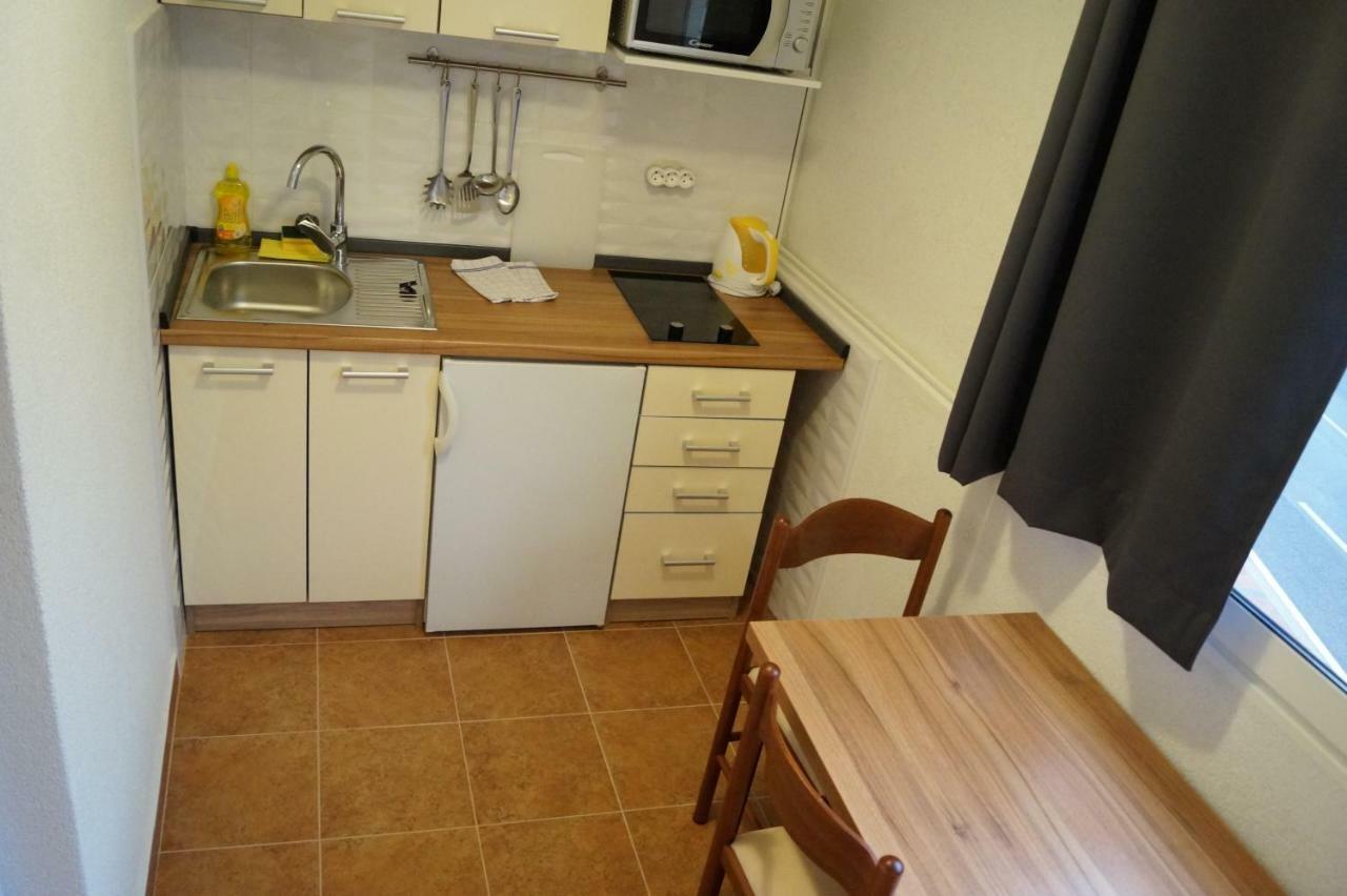 Apartments Mario With Private Parking Makarska Extérieur photo