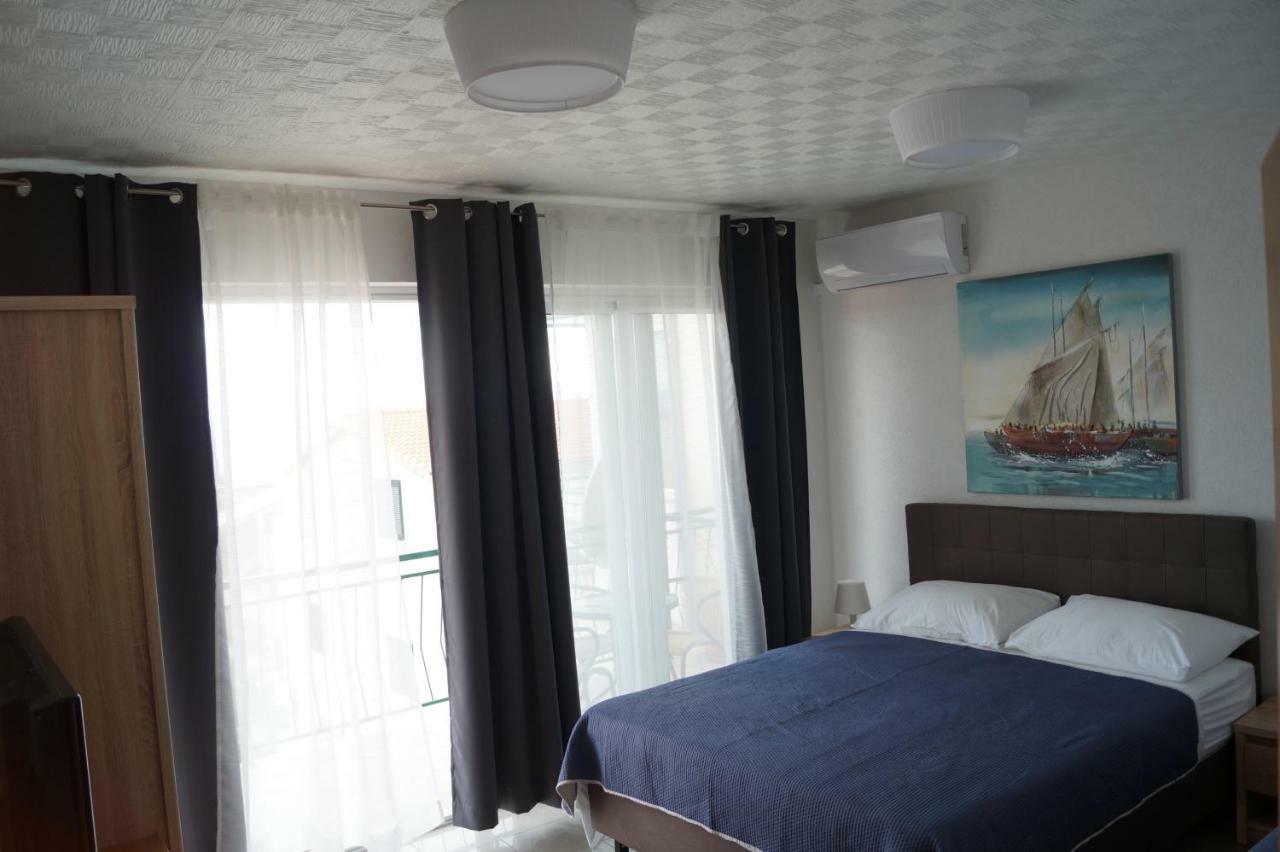 Apartments Mario With Private Parking Makarska Extérieur photo