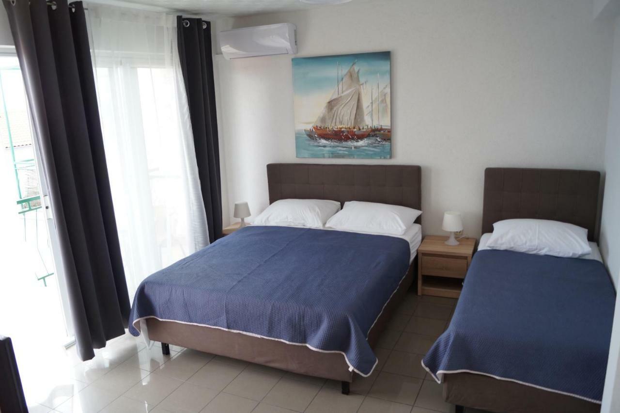 Apartments Mario With Private Parking Makarska Extérieur photo