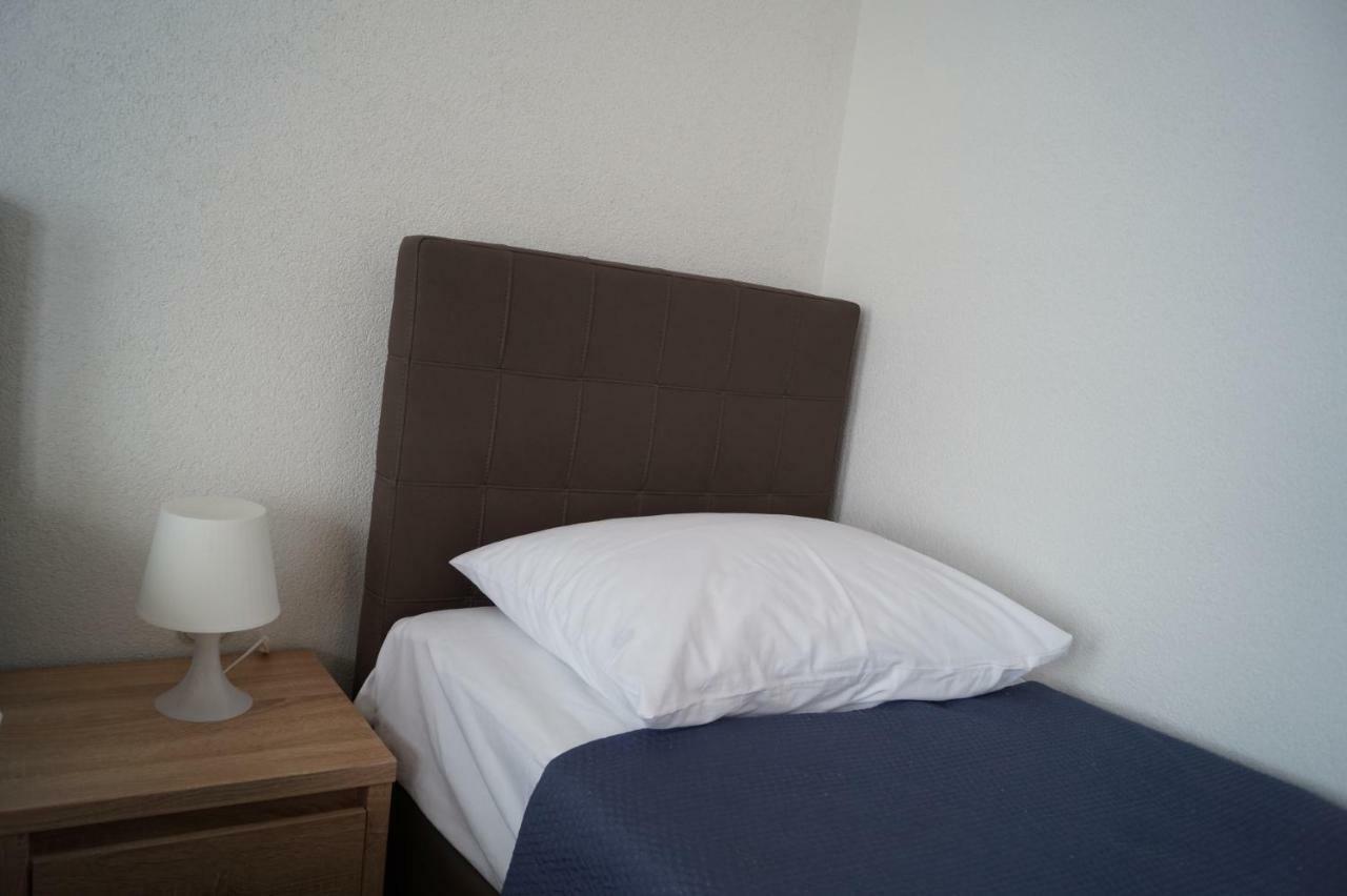 Apartments Mario With Private Parking Makarska Extérieur photo