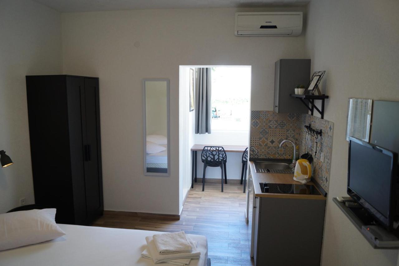 Apartments Mario With Private Parking Makarska Extérieur photo